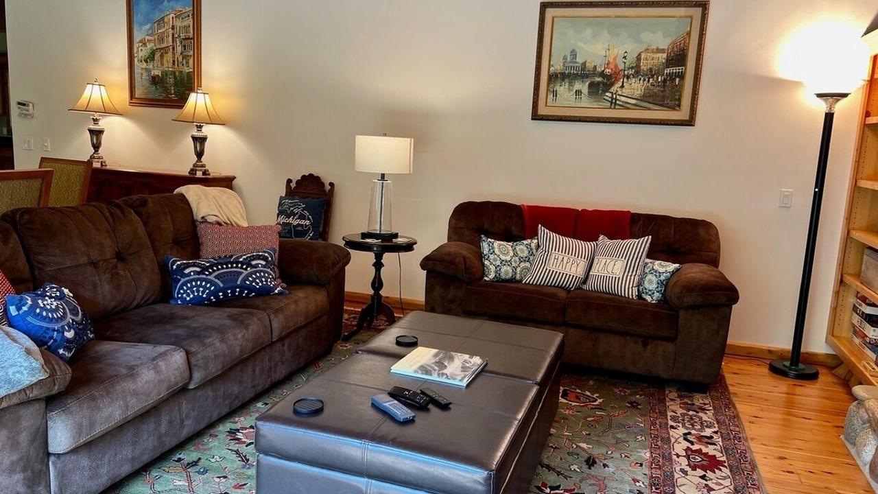 Photo of Livingroom in Mayfield
