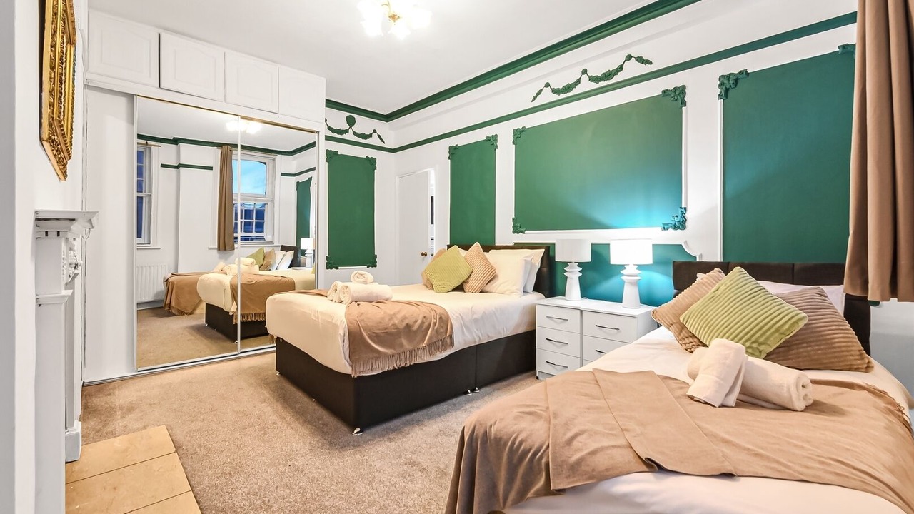 Photo of Others in Pimlico