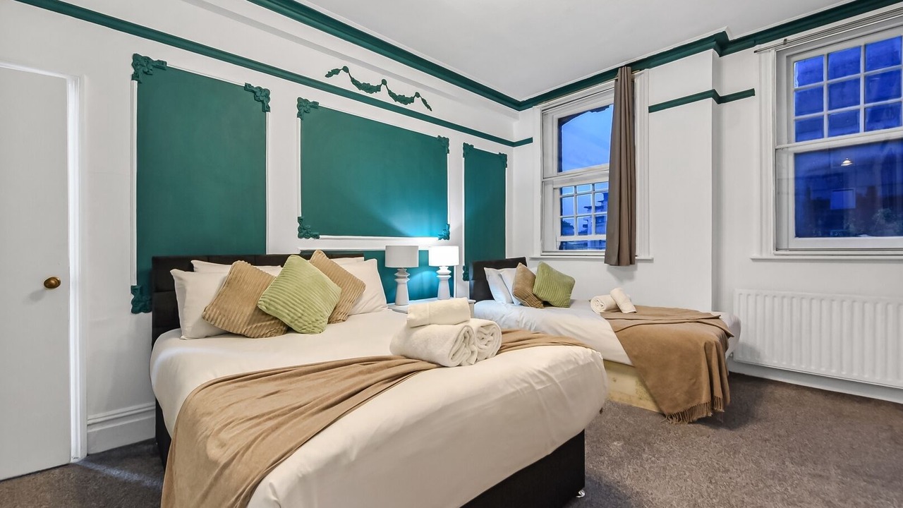 Photo of Others in Pimlico