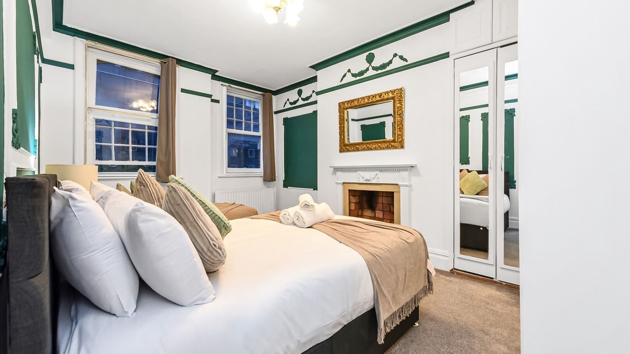 Photo of Others in Pimlico