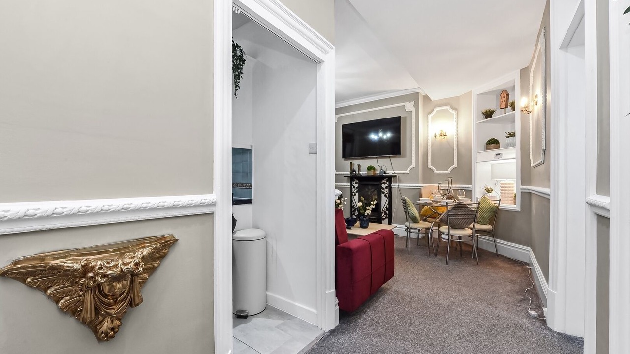 Photo of Others in Pimlico