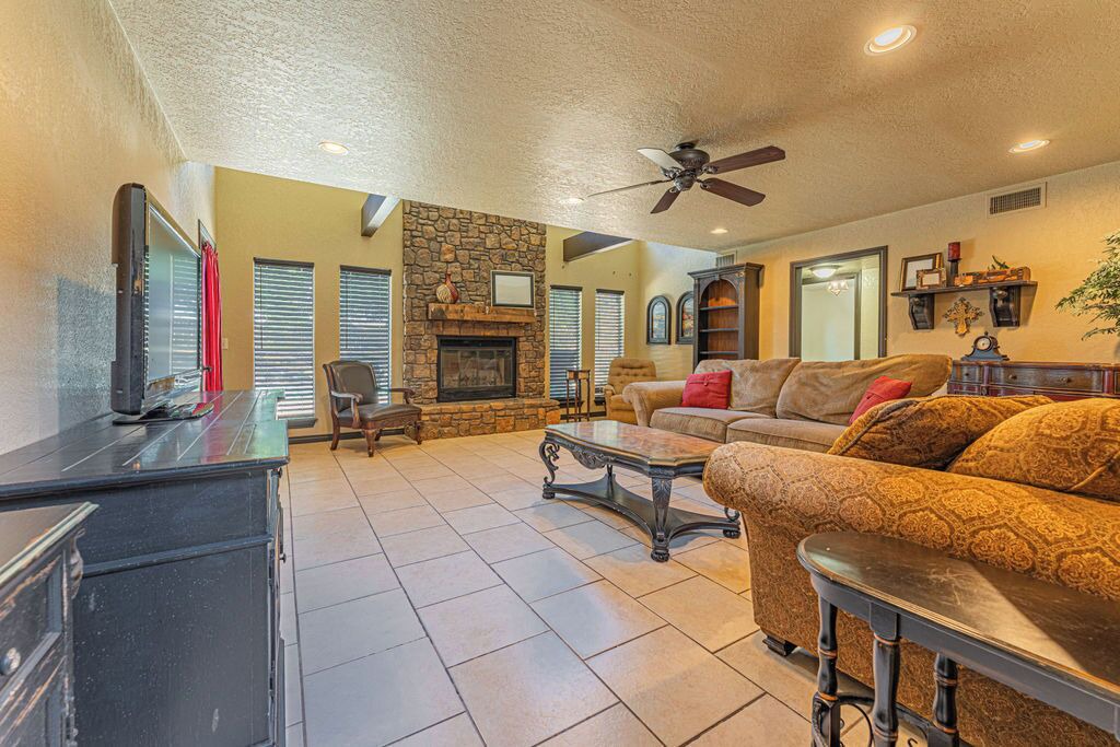 Photo of Livingroom in South Oklahoma City