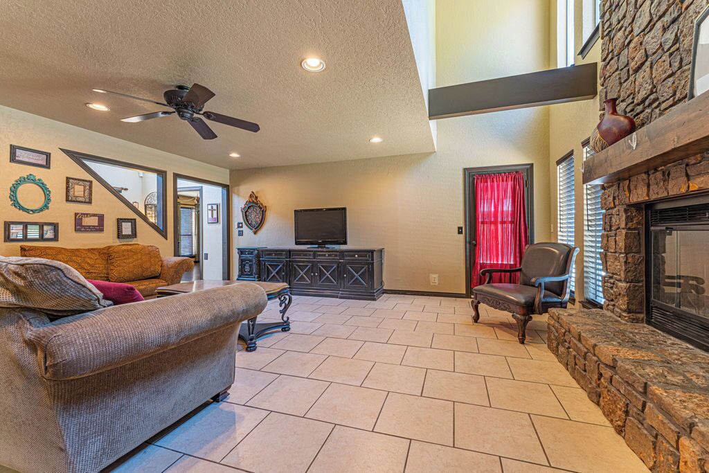 Photo of Livingroom in South Oklahoma City