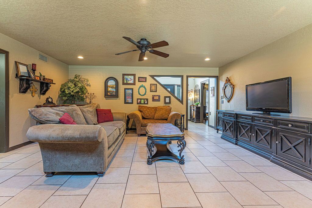 Photo of Livingroom in South Oklahoma City