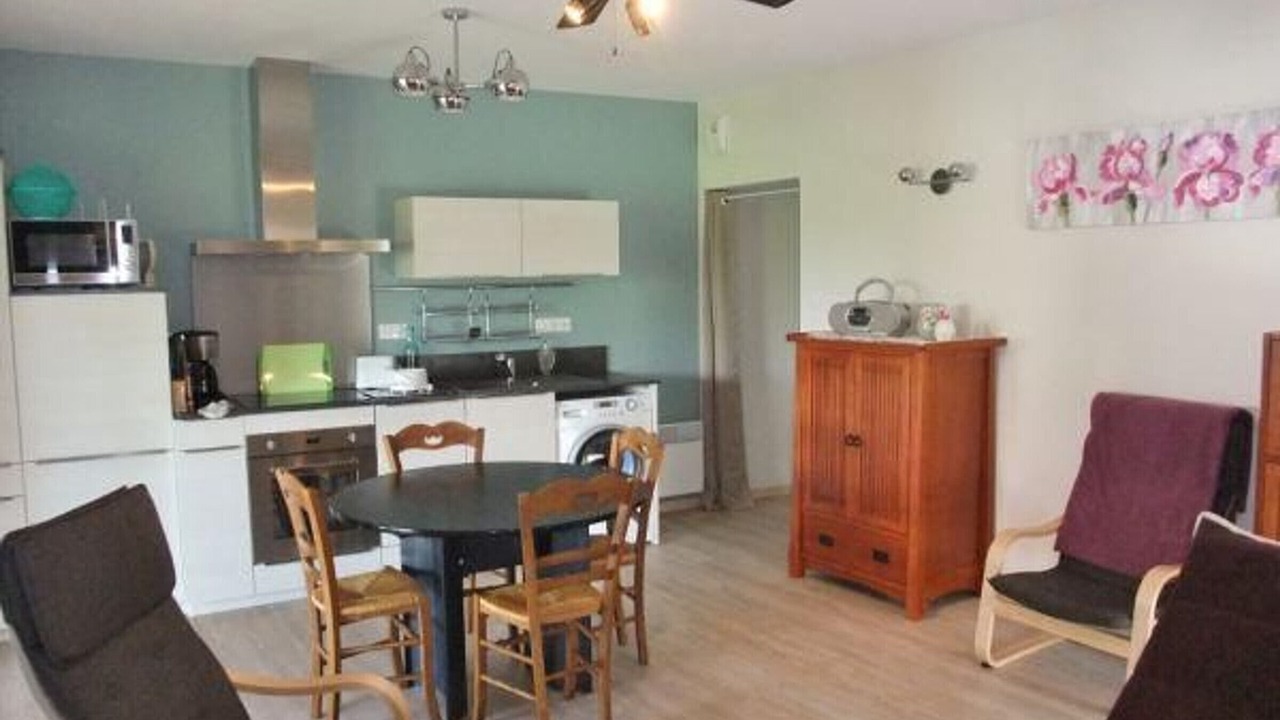 Photo of Others in Traves