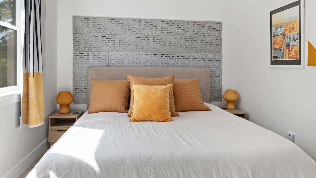 Photo of Others in Roslyn