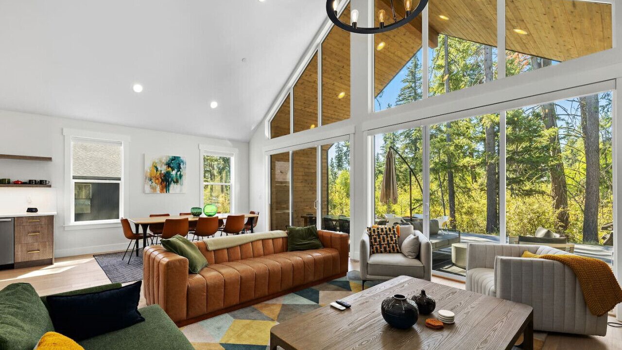 Photo of Livingroom in Roslyn