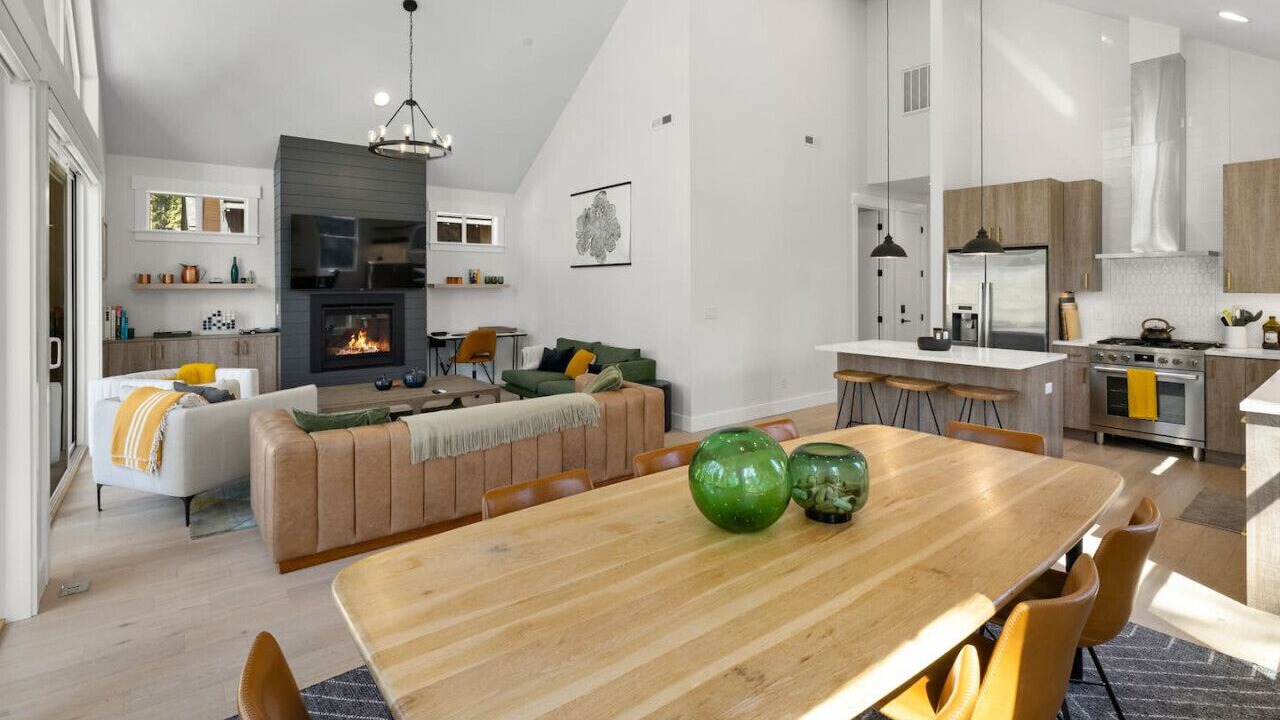 Photo of Others in Roslyn