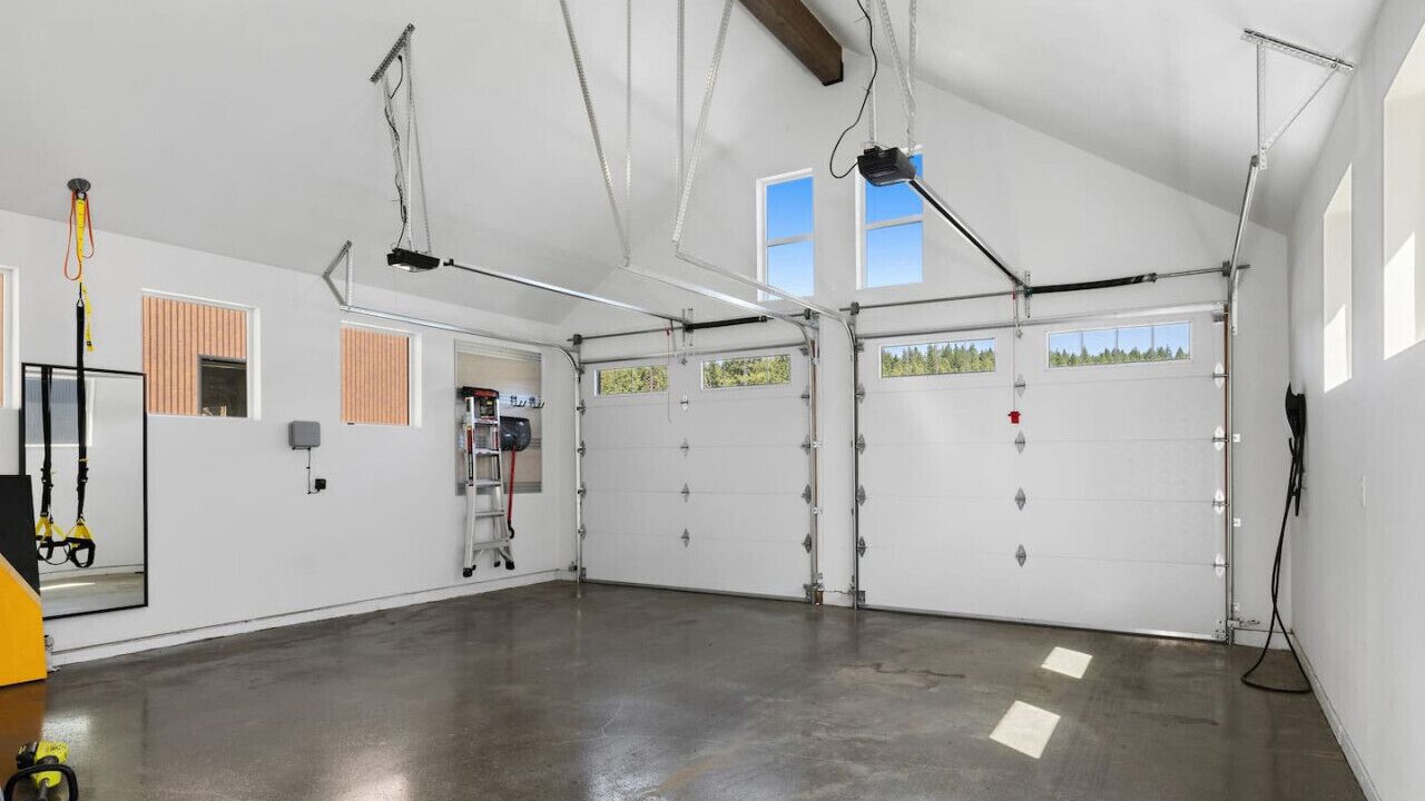 Photo of Others in Roslyn