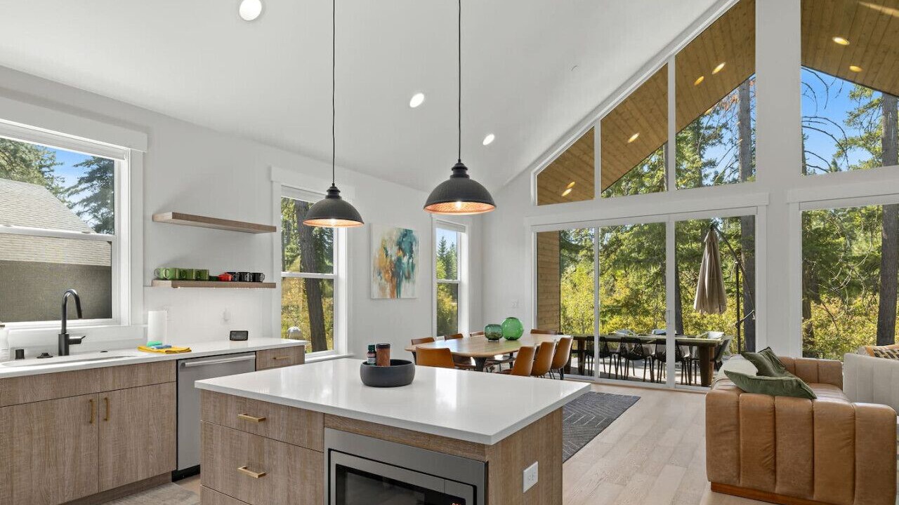 Photo of Others in Roslyn