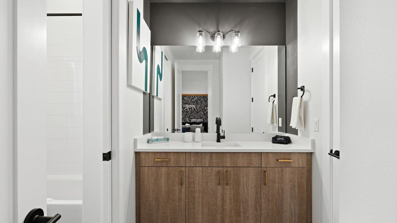 Photo of Others in Roslyn