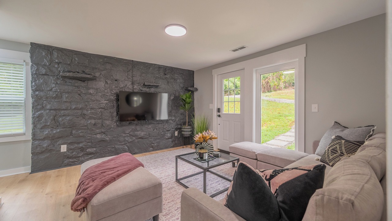 Photo of Livingroom in Blacksburg
