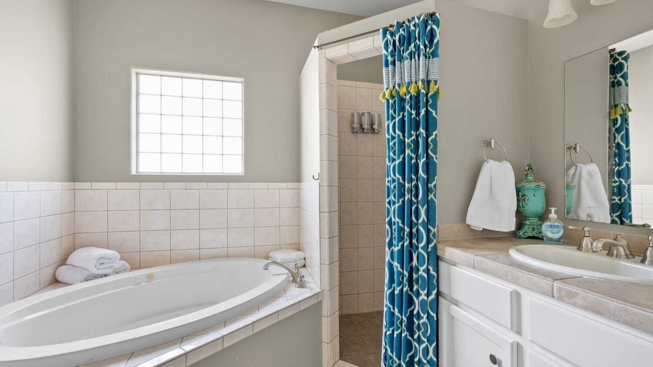 Photo of Bathroom in Cardinal Hills