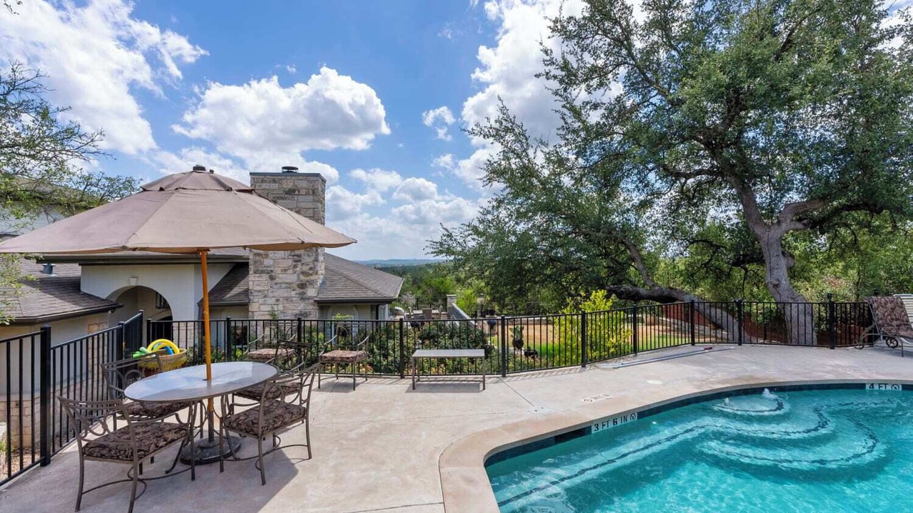 Photo of Outdoor in Cardinal Hills