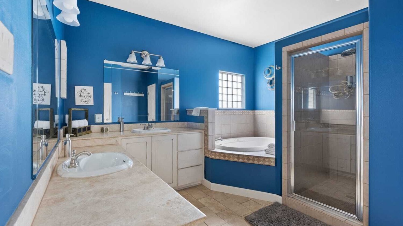 Photo of Bathroom in Cardinal Hills