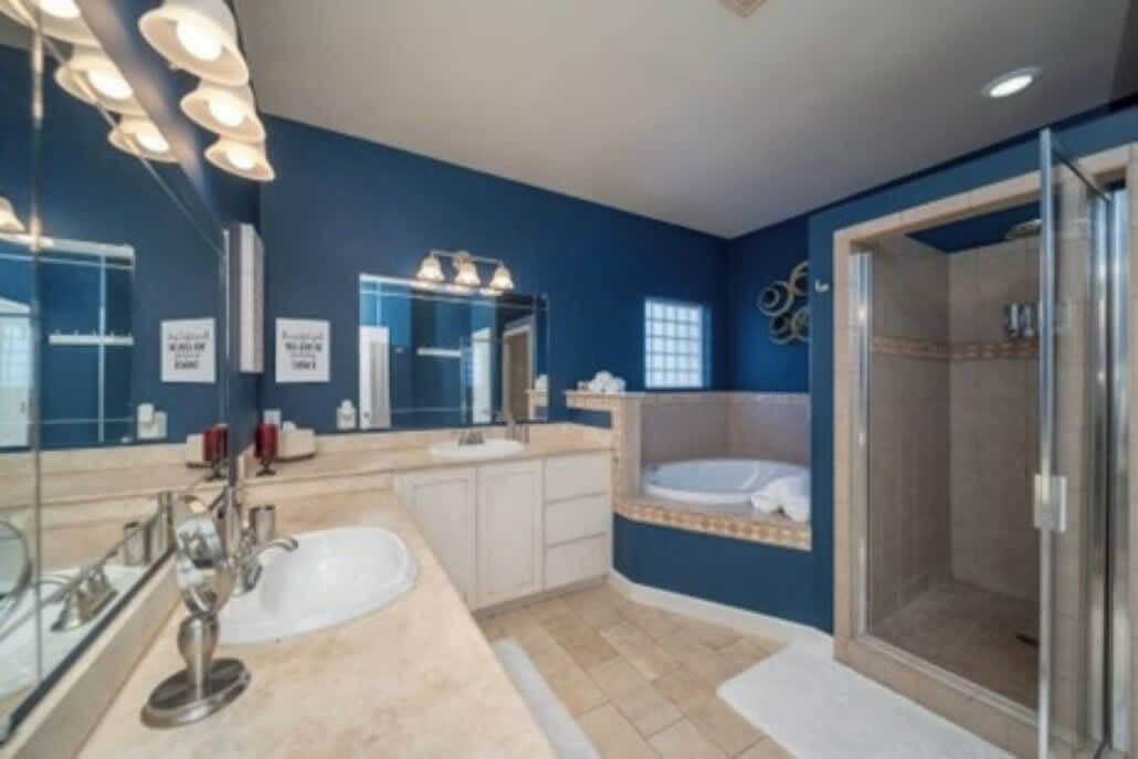 Photo of Bathroom in Cardinal Hills