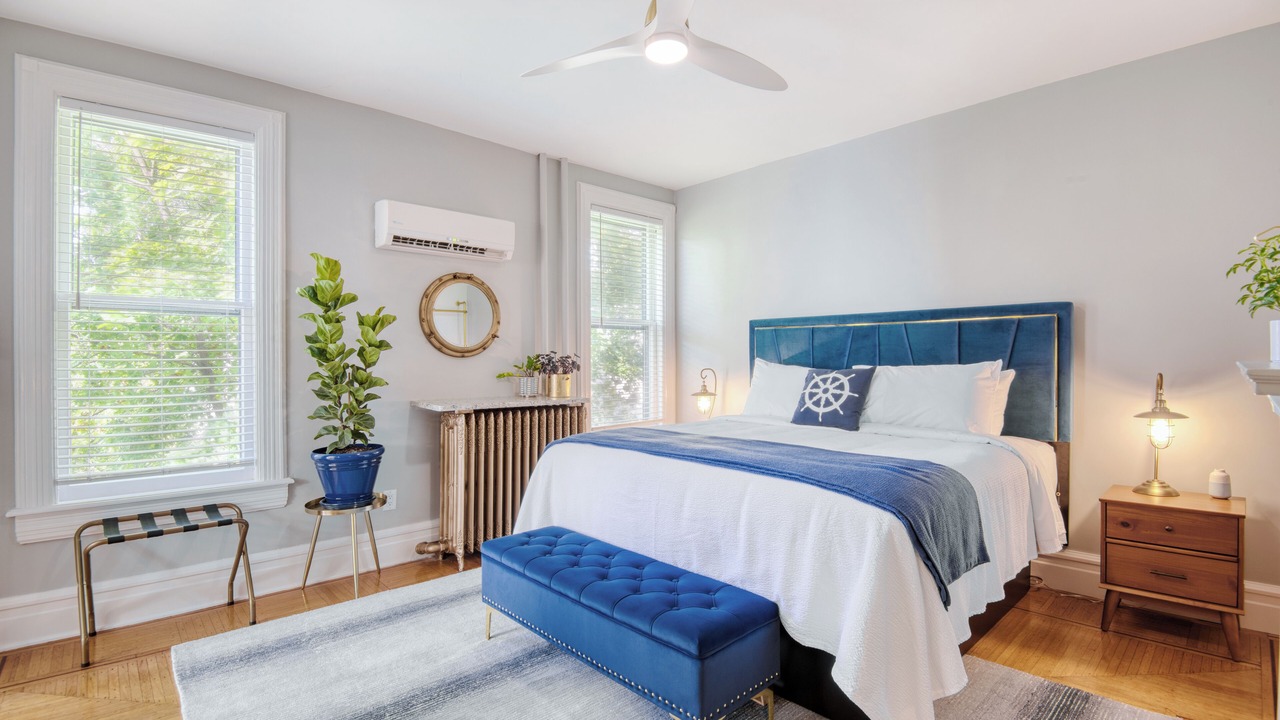 Photo of Others in Hudson