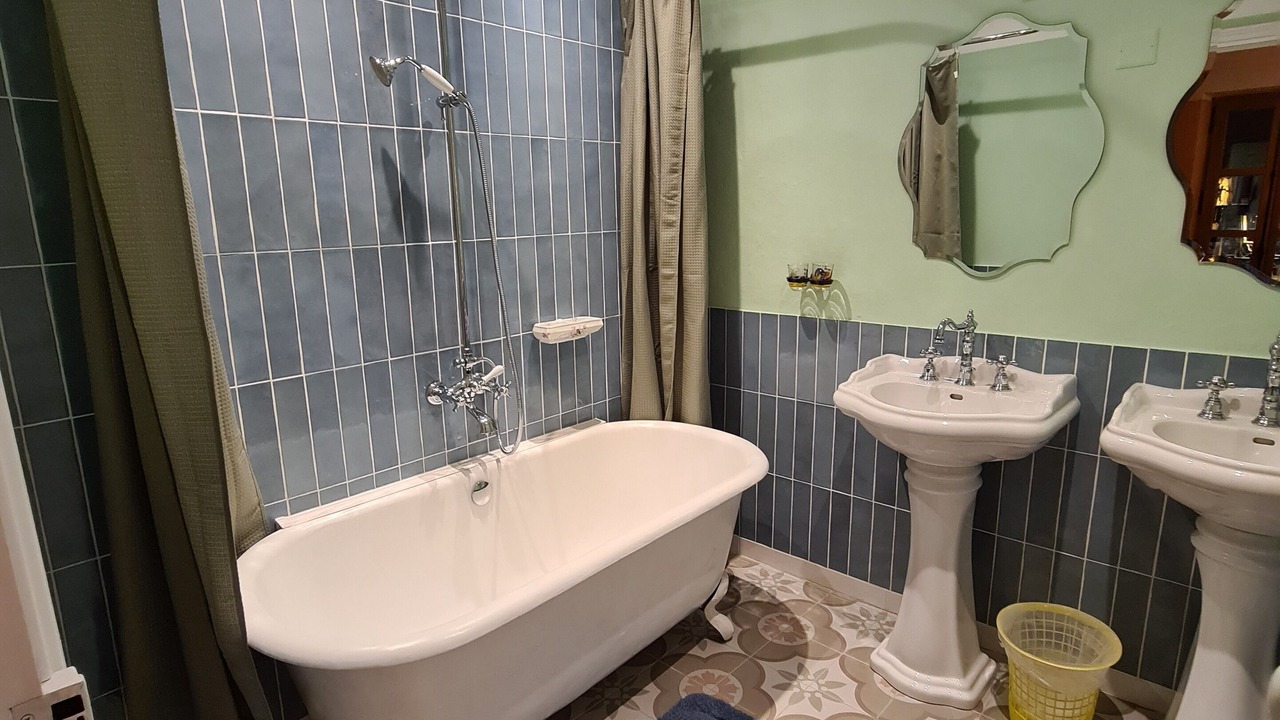 Photo of Bathroom in Saint-Martin-dʼEntraunes
