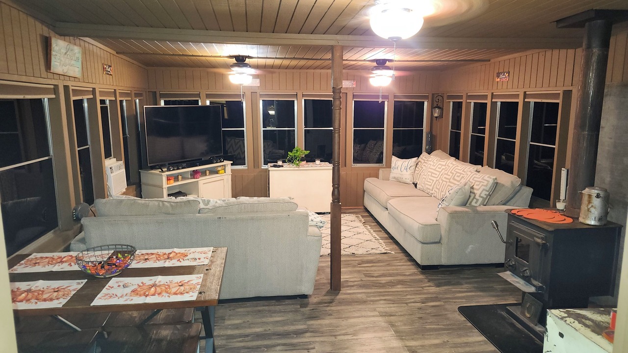 Photo of Livingroom in Grove