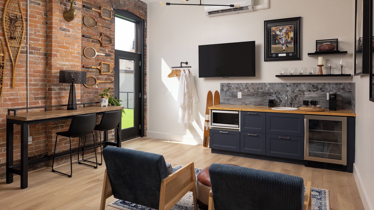 Photo of Bedroom in Boblo Island