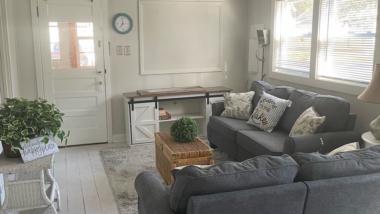Photo of Livingroom in Sylvan Beach