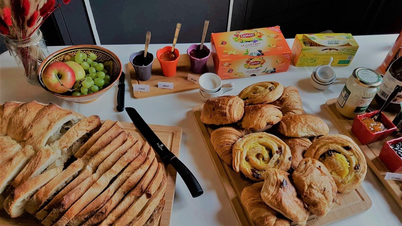 Photo of Others in Cluis