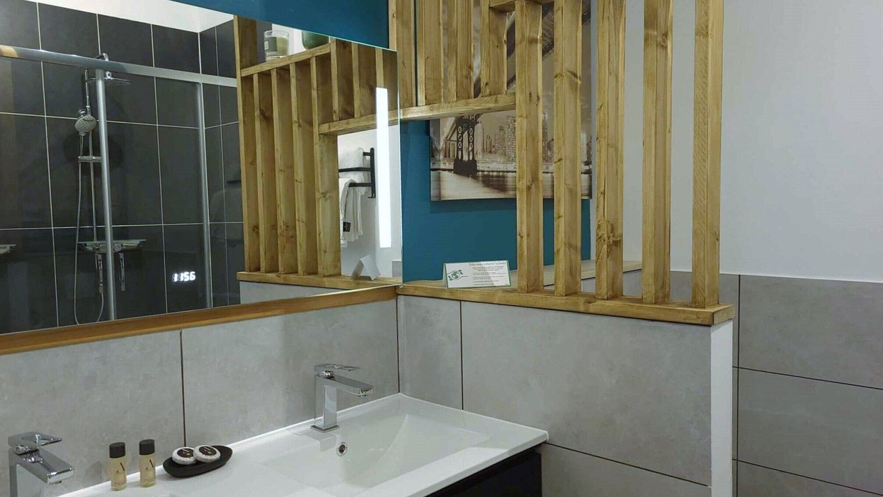 Photo of Others in Cluis