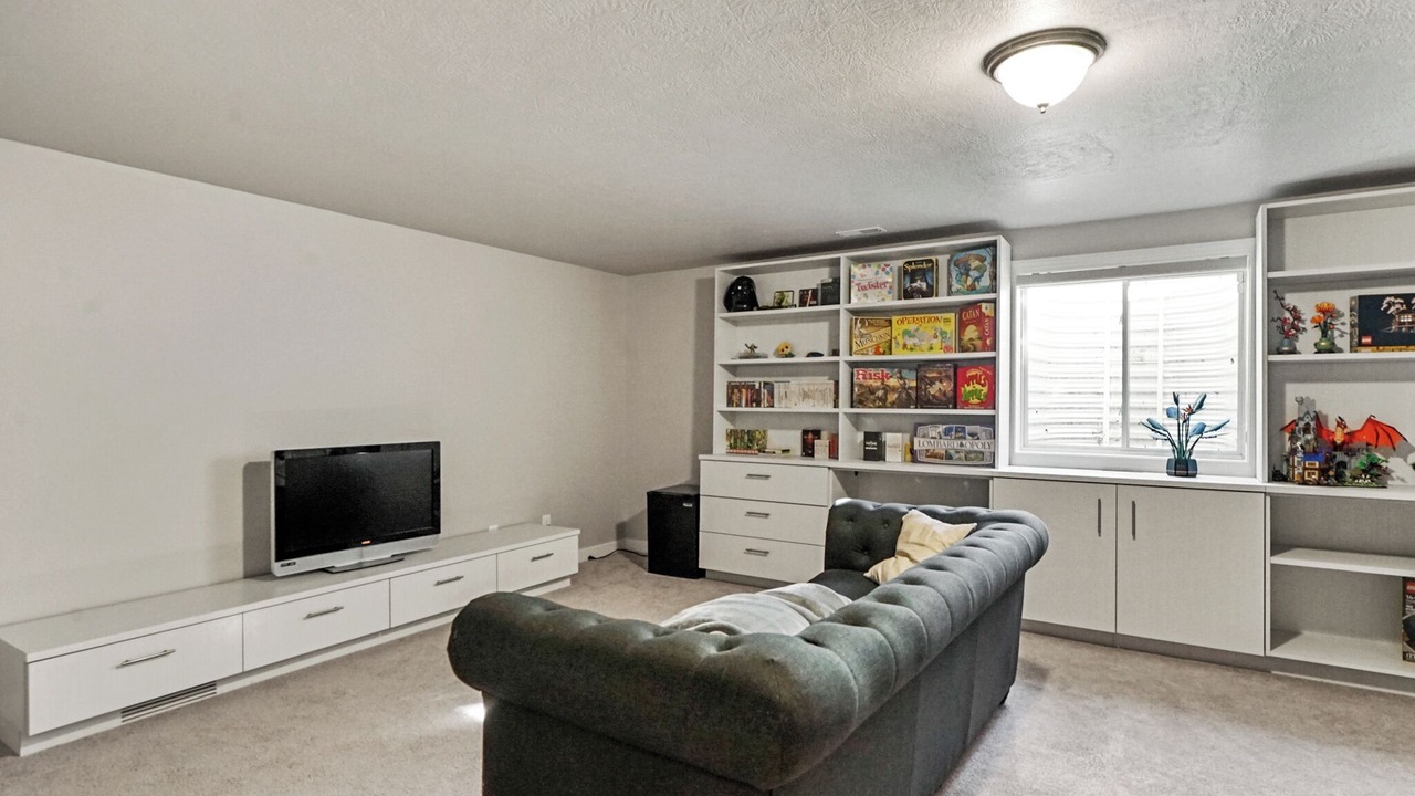 Photo of Livingroom in Lansing