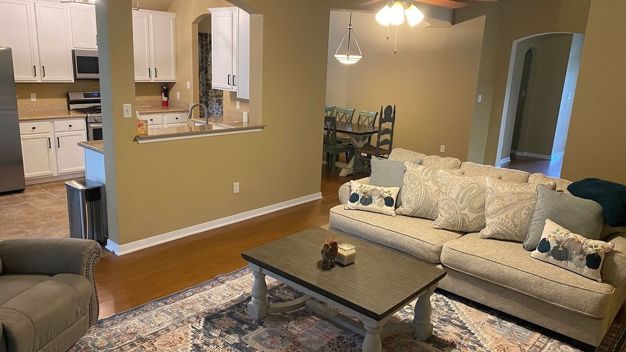 Photo of Livingroom in College Station