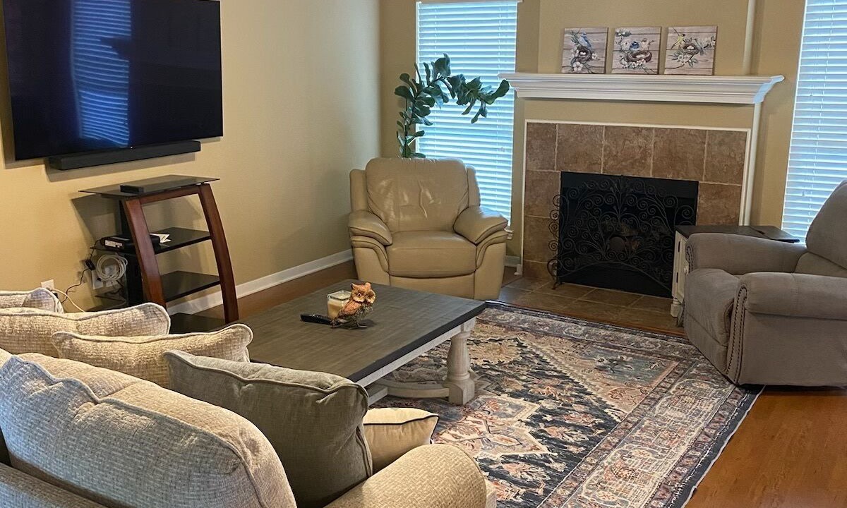 Photo of Livingroom in College Station