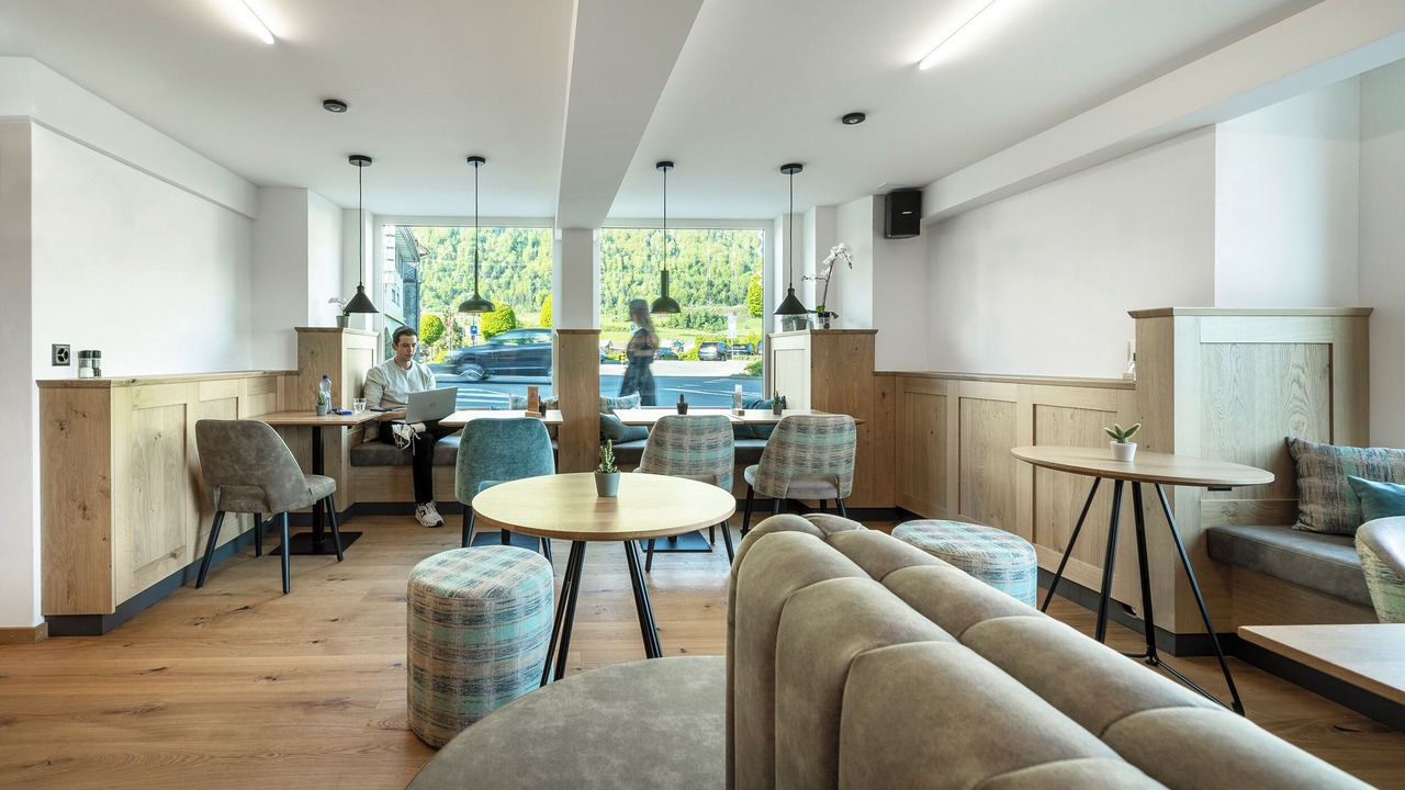 Photo of Others in Arth