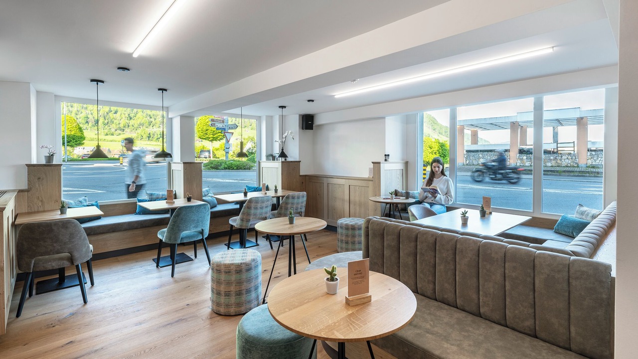 Photo of Others in Arth