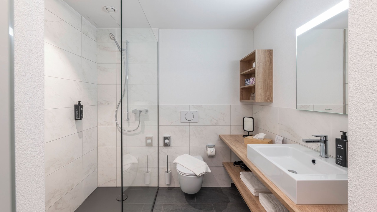 Photo of Others in Arth