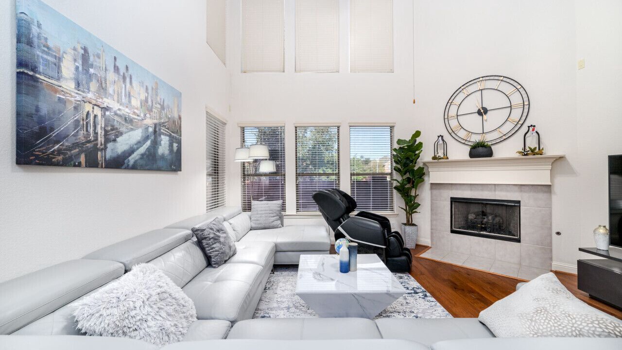 Photo of Livingroom in Valley Ranch