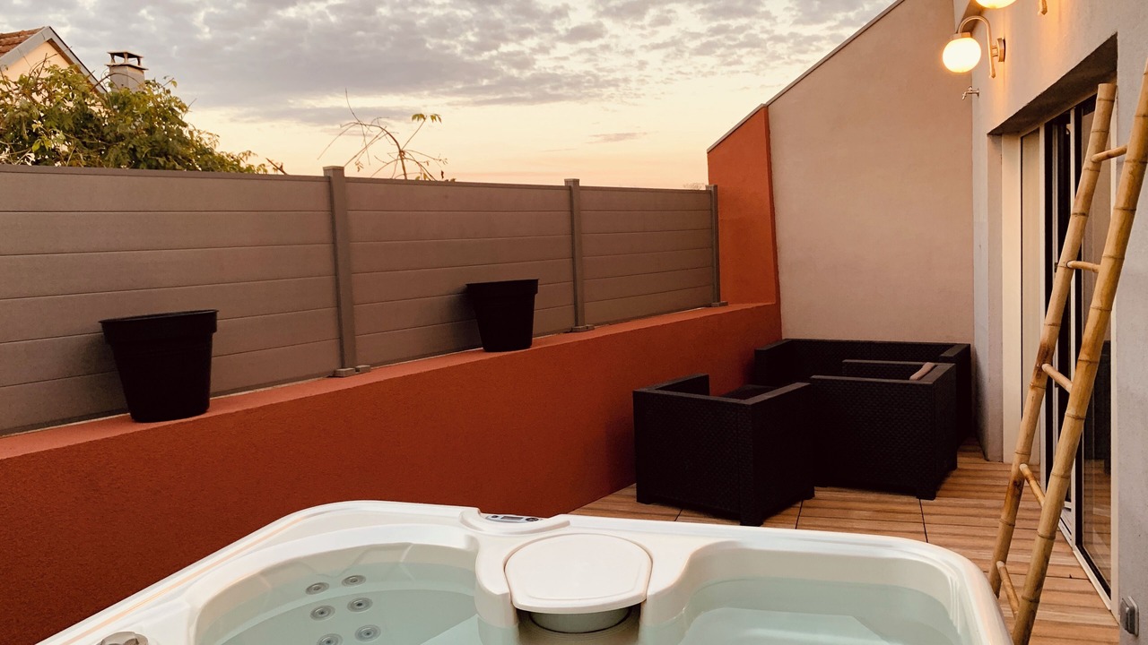 Photo of Patio Balcony in Flacey