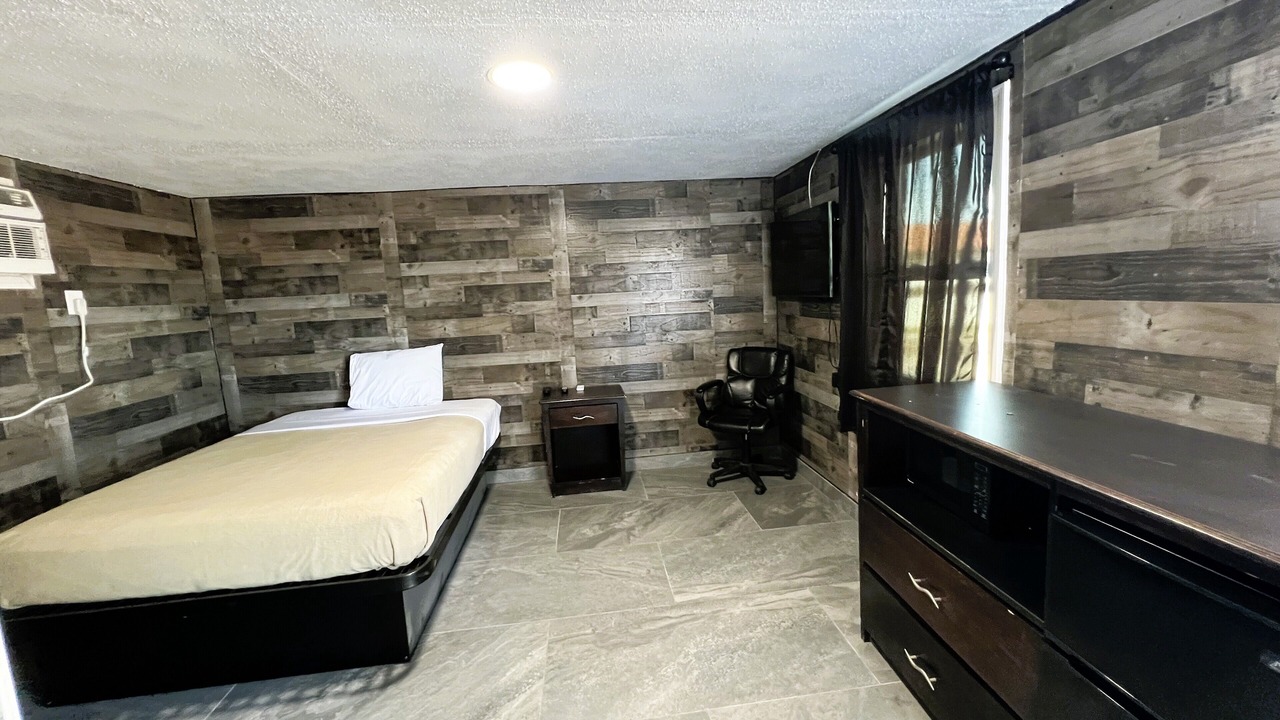 Photo of Bedroom in Mobile