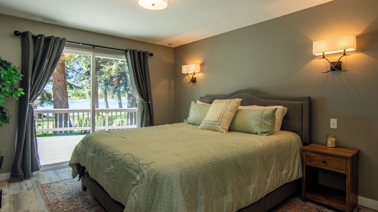 Photo of Others in Crescent