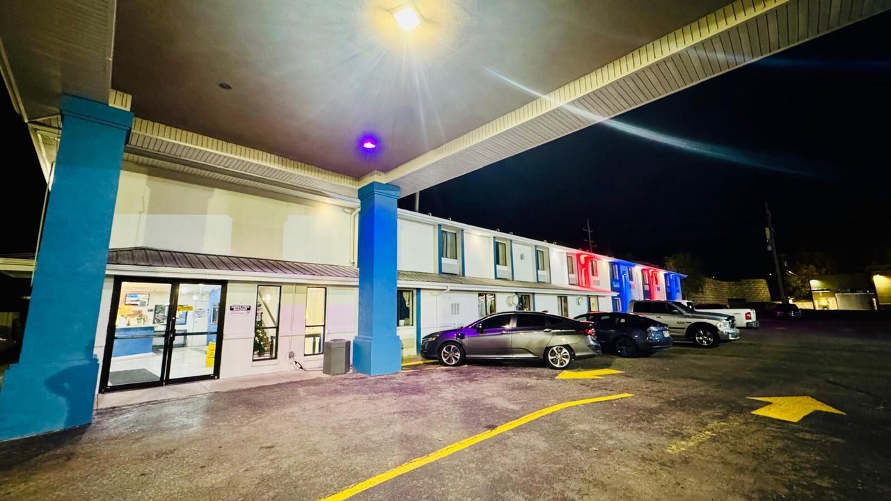Photo of Livingroom in Junction City