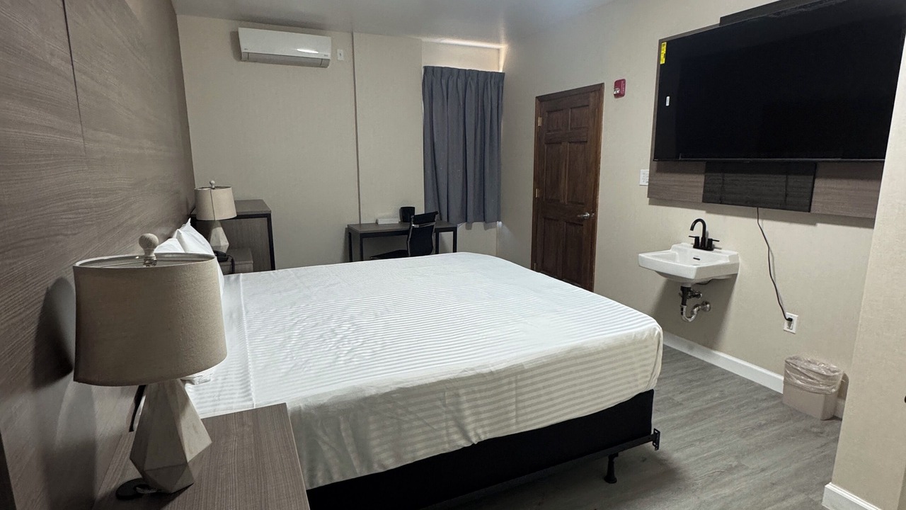 Photo of Bedroom in South Side