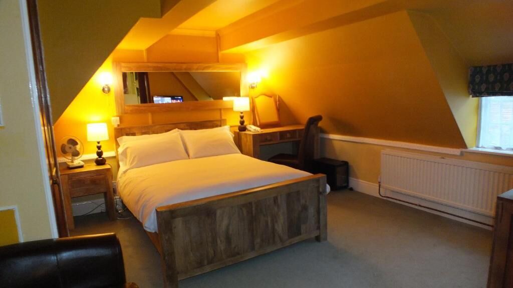 Photo of Others in Clifton Hampden