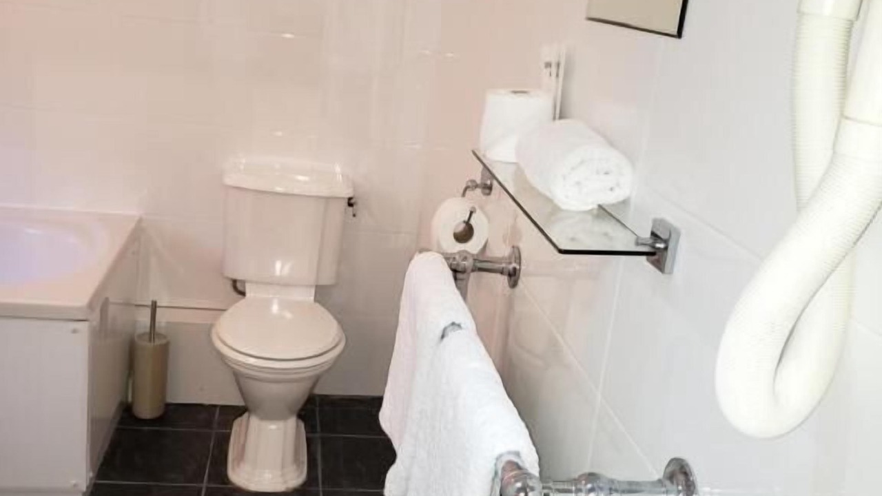 Photo of Others in Clifton Hampden