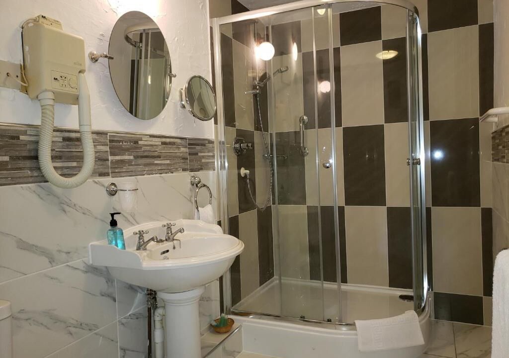 Photo of Others in Clifton Hampden