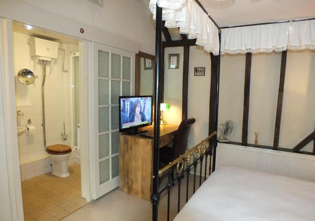 Photo of Others in Clifton Hampden