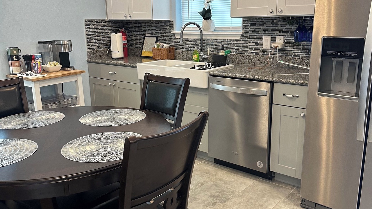 Photo of Kitchen in Northwest Los Angeles Heights