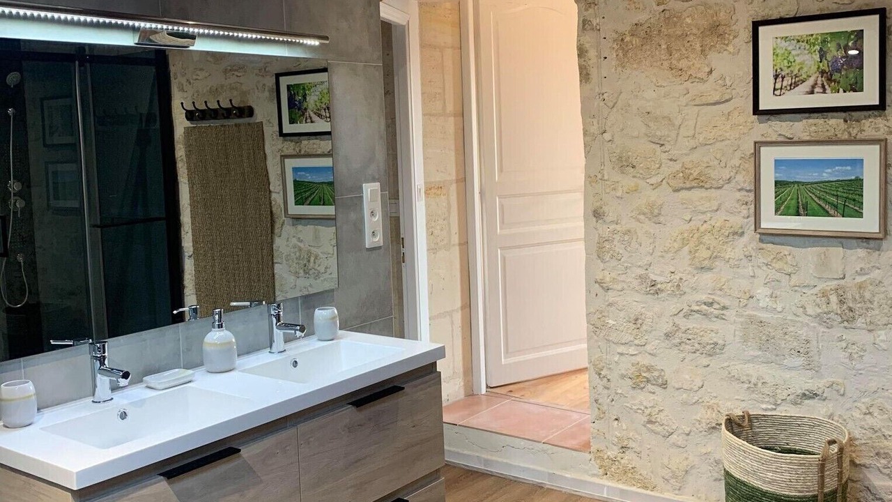 Photo of Bathroom in Lugon-et-l'ile-du-Carney