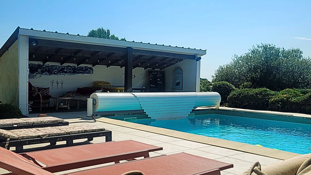 Photo of Patio Balcony in Lugon-et-l'ile-du-Carney