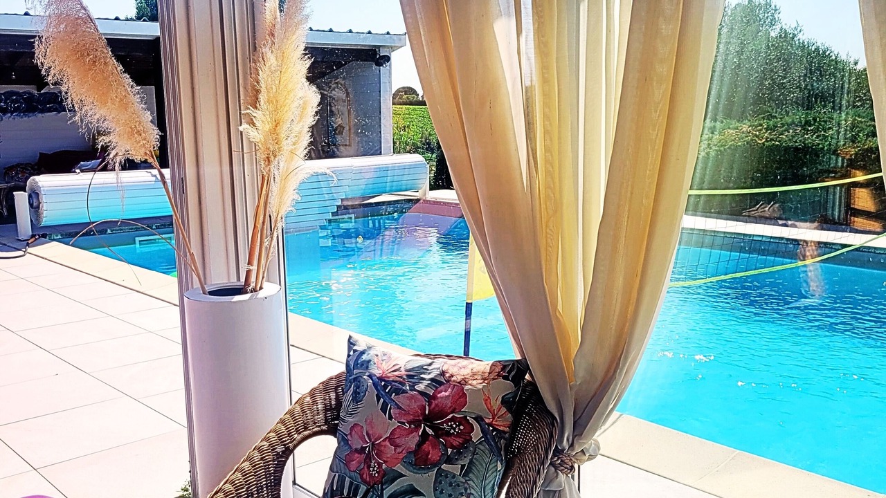 Photo of Patio Balcony in Lugon-et-l'ile-du-Carney