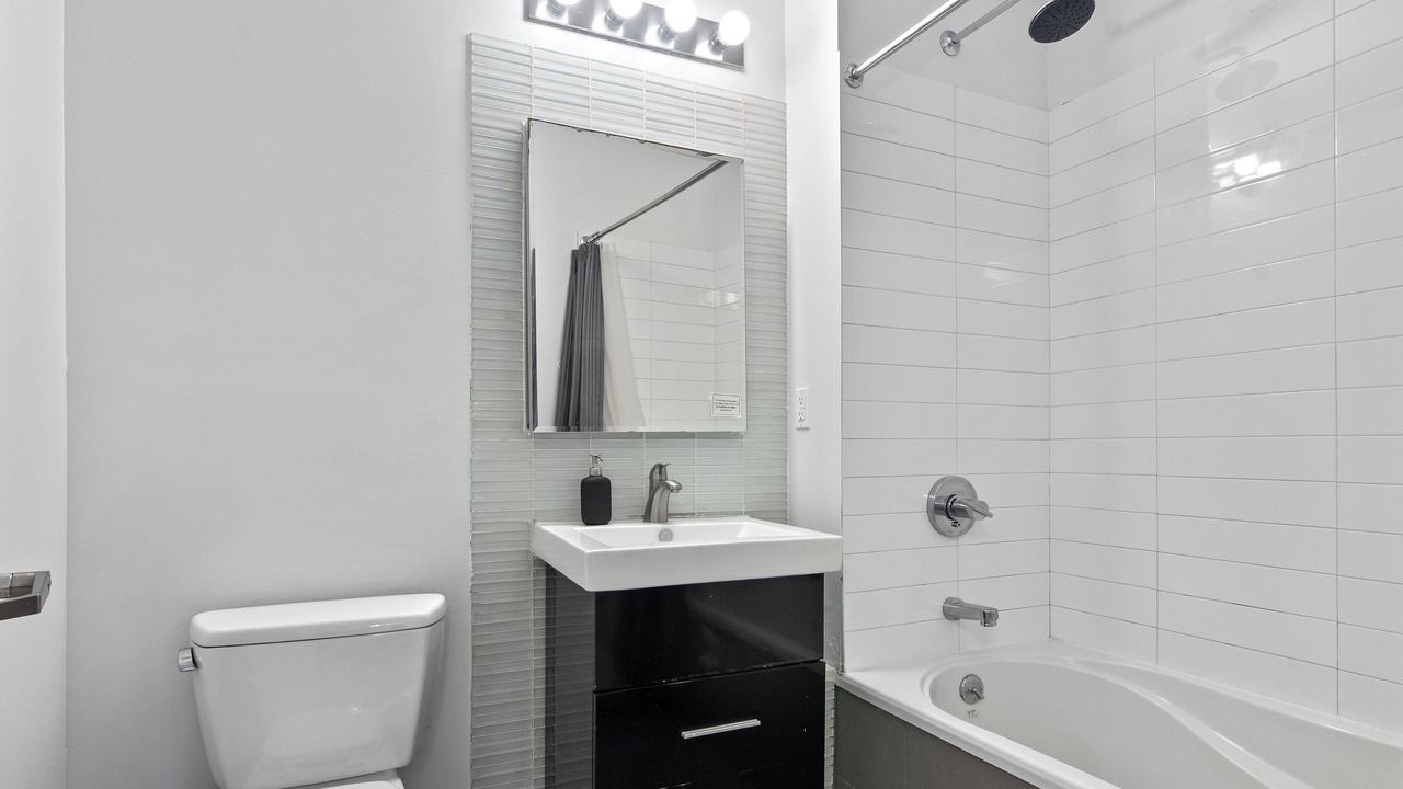 Photo of Bathroom in Bushwick