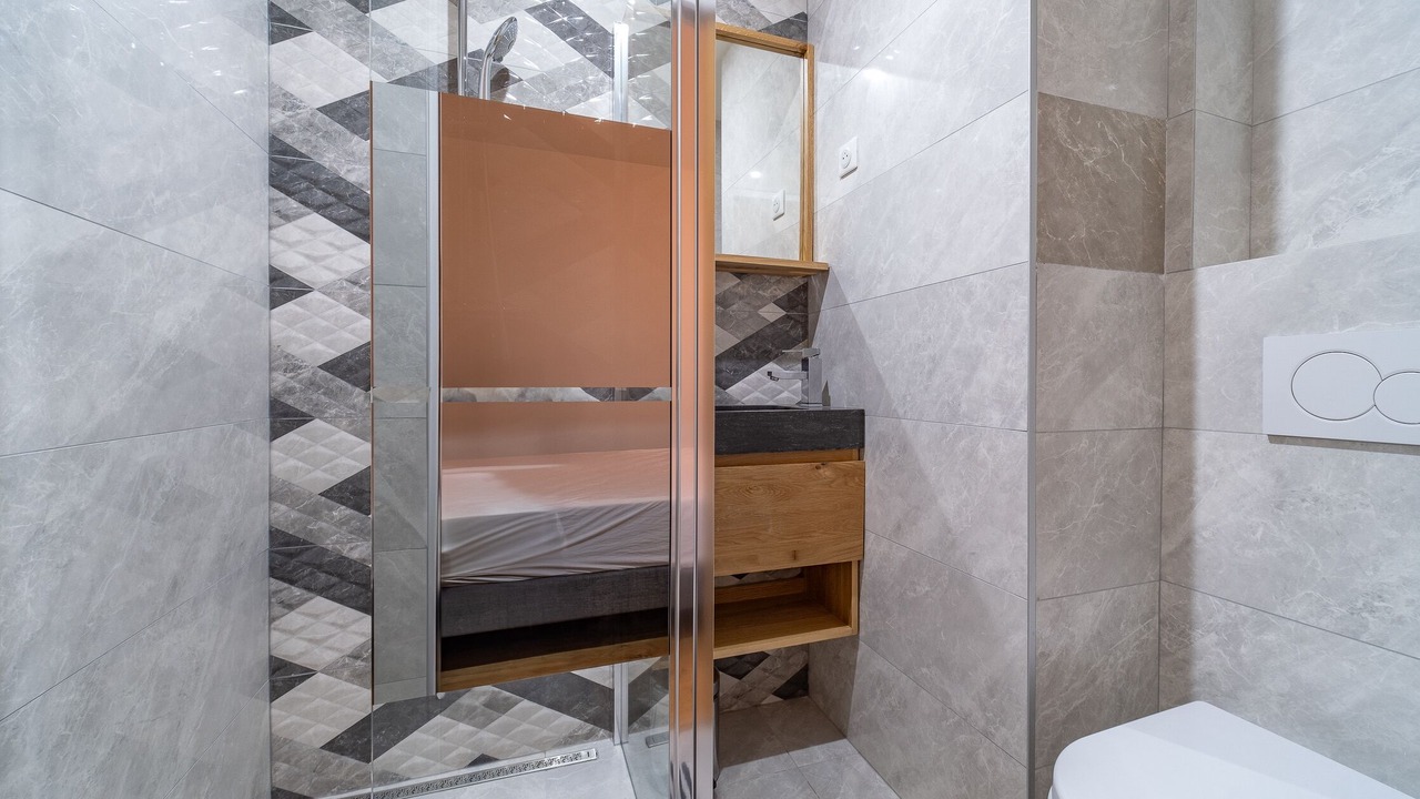 Photo of Bathroom in Quartier de la Folie-Mericourt