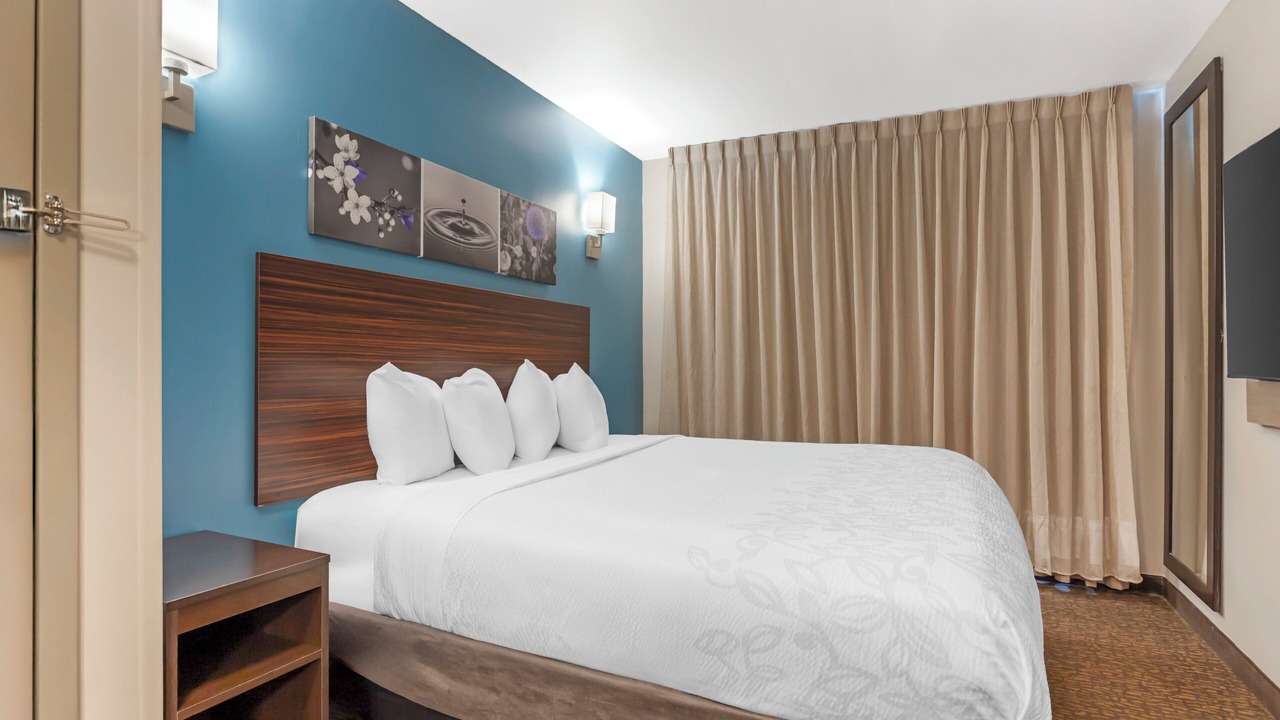 Photo of Bedroom in Greenwood